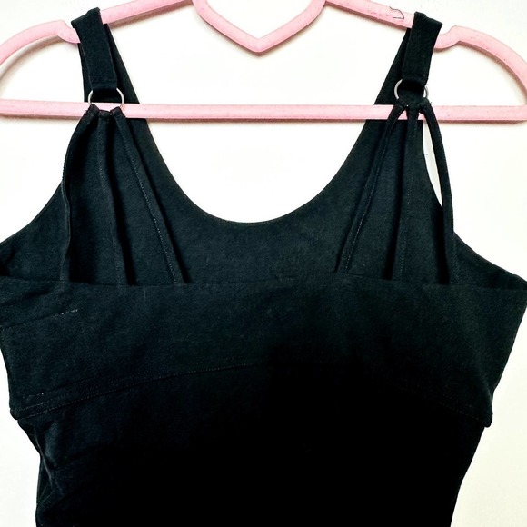 Chaser NWT Activewear Scoop Neck Strappy O Ring Cropped Top Black Size Medium - Picture 3 of 4